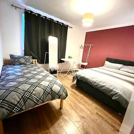 Private Room With Two Beds Near Central London Exteriör bild