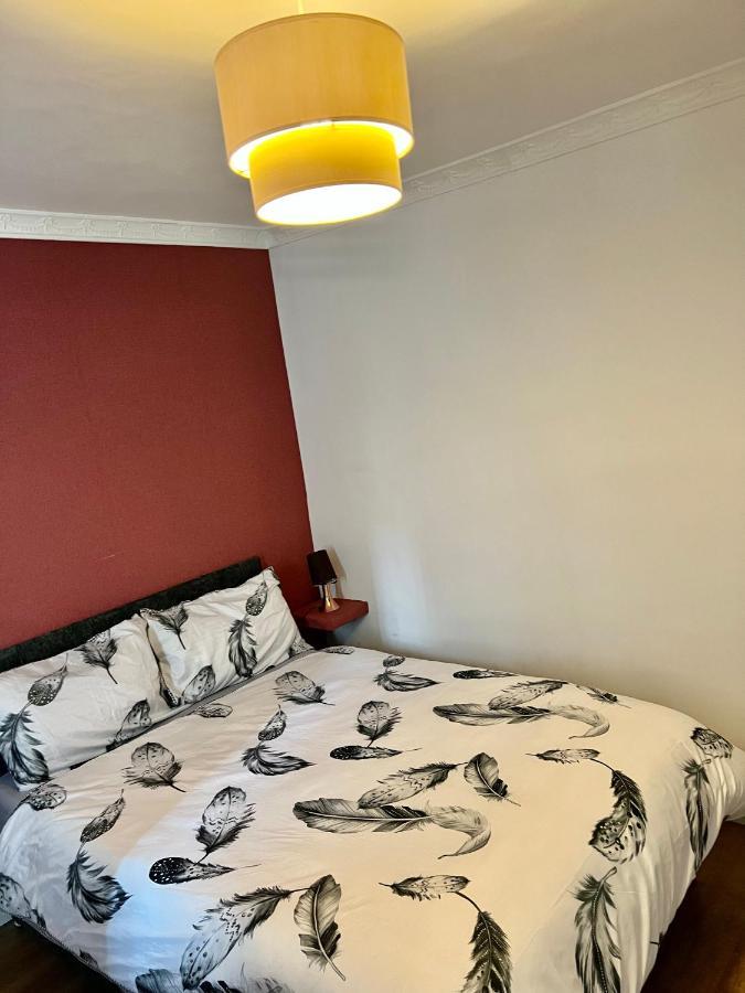 Private Room With Two Beds Near Central London Exteriör bild